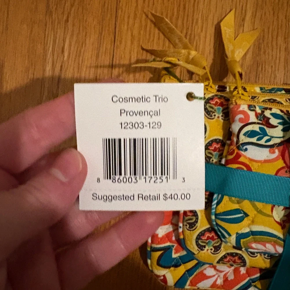 NWT Colorful Patterned Vera Bradley Cosmetic Bag Set - Picture 3 of 6
